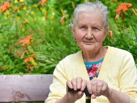 Получат даже работающие: пенсионеров порадуют до конца апреля