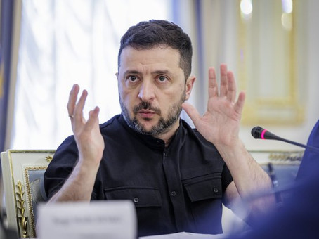 Бортник: против Зеленского готовят тихий переворот на Украине