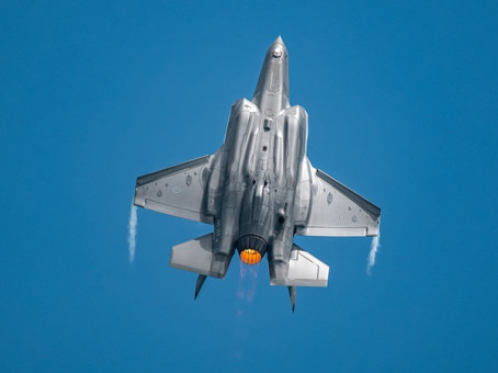 СМИ: у Пентагона проблемы — F-35 сжигает американские авианосцы