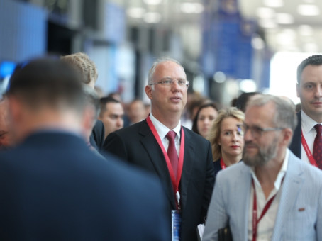 Туск пошутил над Россией — ответ Кремля привел Варшаву в ярость