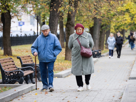 Когда стукнуло 70: 3 льготы, о которых пенсионеры даже не знают