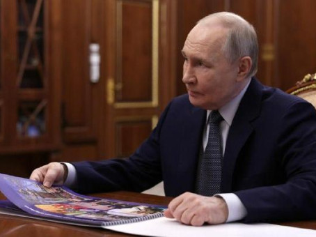 Сняты с постов: Путин отправил в отставку 2 губернаторов