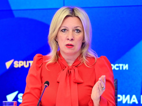 Захарова с иронией ответила на планы Литвы заминировать границу