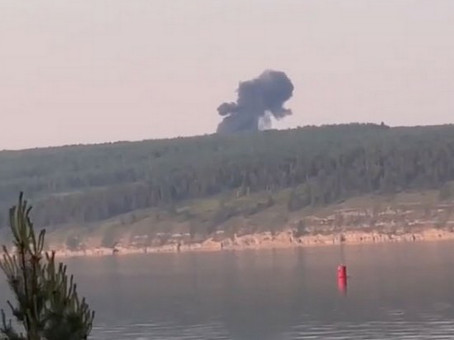 Момент крушения Ту-22М3 в Иркутской области попал в кадр