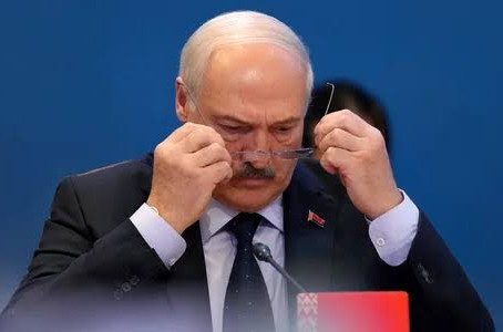 Лукашенко публично извинился перед Зеленским
