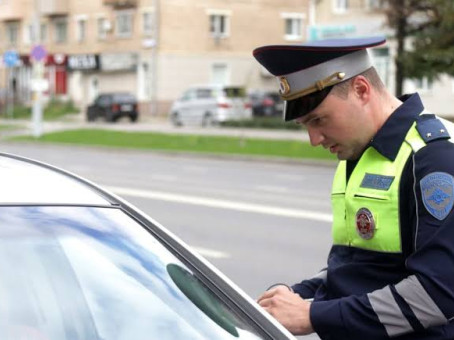 В августе начнется: ГАИ будет останавливать за открытые окна