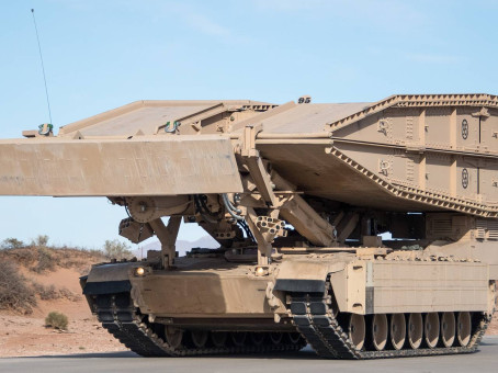 Страна-сосед России купила штурмовые мосты на базе Abrams