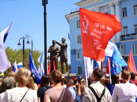 В России открыли еще один памятник Сталину