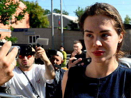 Суд постановил вернуть блогерше Соне Мармеладовой игрушки для взрослых