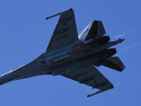 Российский Су-35 проник в Сумщину и выпустил Х-59/69