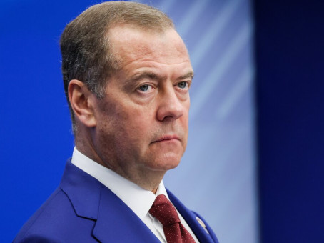 Daily Express: Медведев сделал Литве пугающее предупреждение