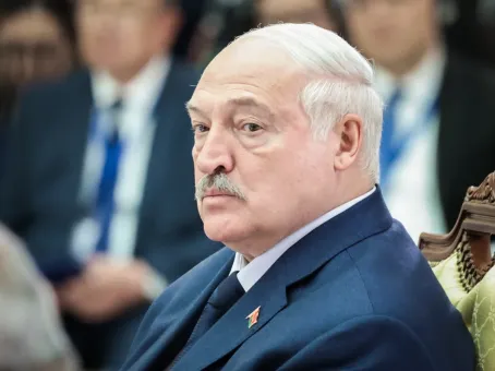 «За это ответишь головой!»: Лукашенко устроил разнос из-за необработанных полей