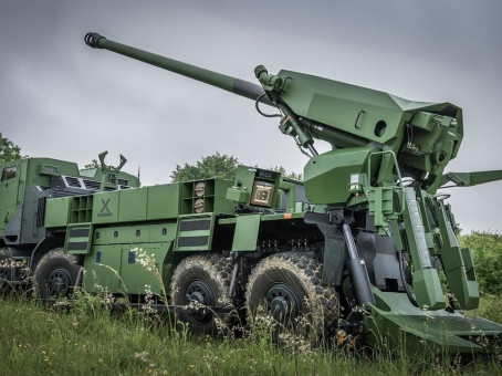 Метко, но редко: ВСУ похвастались стрельбой из «датской» гаубицы Caesar 8x8