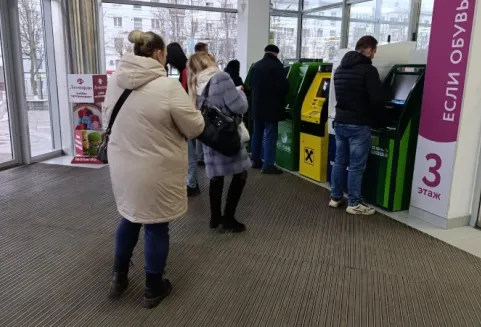 Теперь будет под запретом: всех, кто снимает деньги с карты, ждет сюрприз с 5 апреля