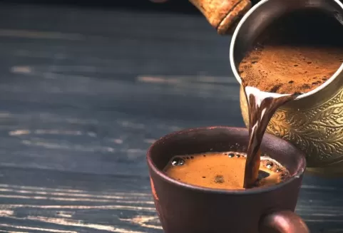 Зачем добавлять лавровый лист в кофе: запомните это на всю жизнь