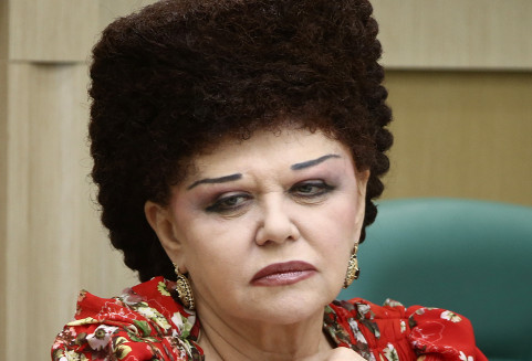 Зачем Валентина Петренко делает такую необычную прическу