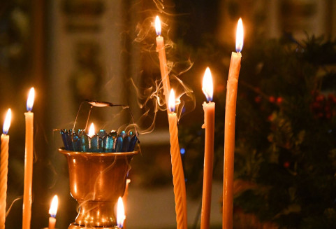 Что категорически нельзя делать со свечой в церкви