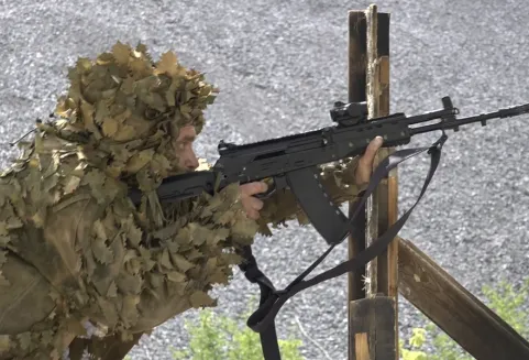 Боец РФ считался погибшим, а вернулся живым и с пленным