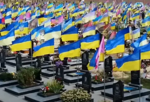 На Украине разгорелся скандал из-за надписи на могиле боевика ВСУ