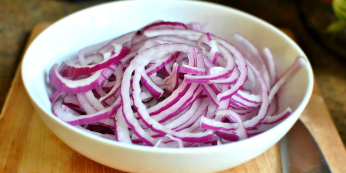 Вареный лук: как он может навредить здоровью