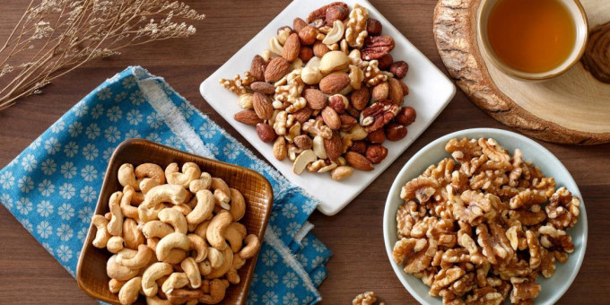 Именно этот орех спасет от опасного заболевания