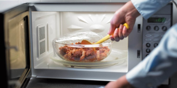 Насколько опасна микроволновая печь