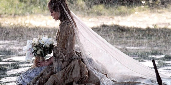 Как понять, что на девушке невидимый «венец безбрачия»