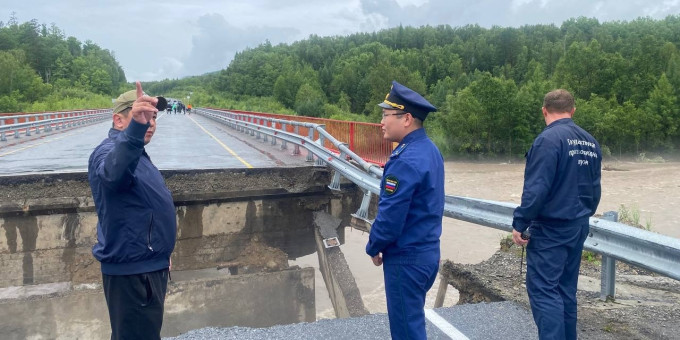 Мост обрушился на федеральной трассе в Бурятии