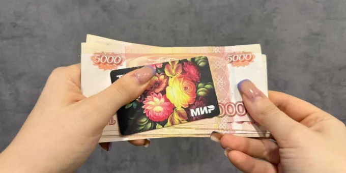 Заморозят до 50 тысяч рублей: для россиян, кто переводит с карты на карту, подготовили неприятный сюрприз