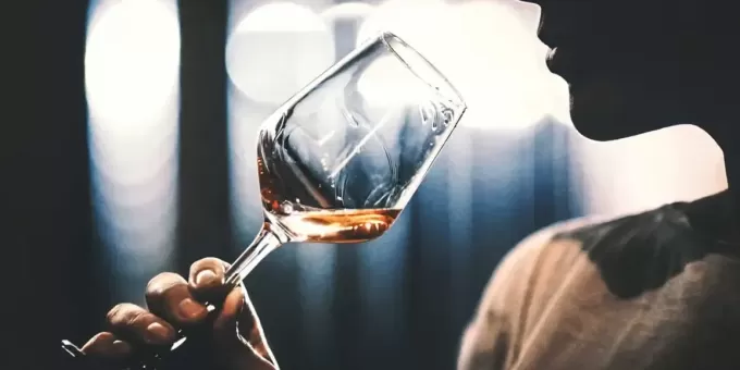 Ученые обнаружили пользу алкоголя для пожилых людей