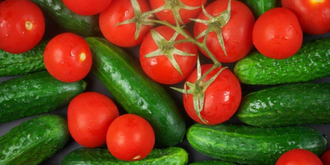 Действительно ли огурцы и помидоры нельзя есть вместе