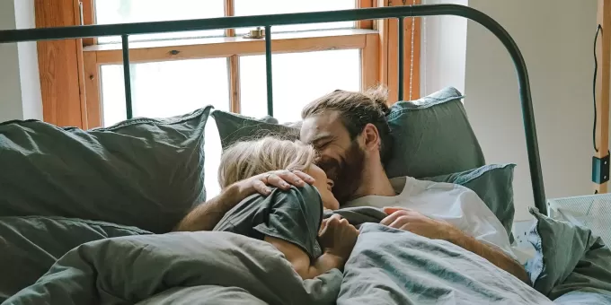 Как лучше спать супругам – вместе или раздельно?