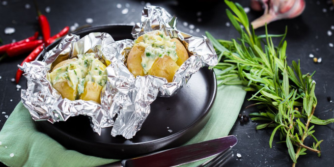 Опасно ли готовить еду в фольге