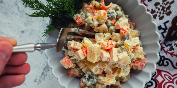 В оливье нашли самый опасный продукт