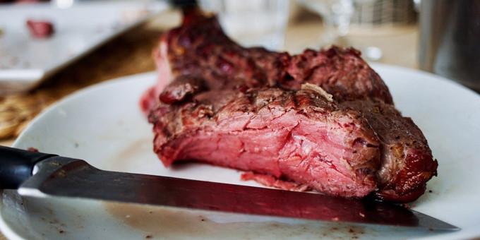 Ученые выяснили, почему красное мясо вызывает рак