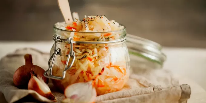 Стало известно, что квашеная капуста творит с организмом