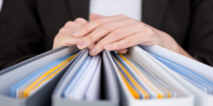 Какие документы стоит хранить, а какие давно пора выбросить?