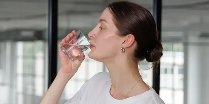 Что делает с организмом один литр выпитой воды: открытие ученых