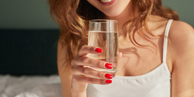 Вот что произойдет с организмом, если начнете пить воду натощак