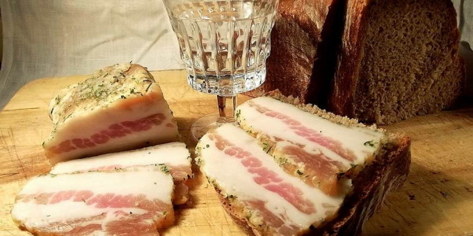 Сало с алкоголем оказывают невероятный эффект на организм