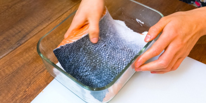 Какую опасность таит в себе красная рыба из магазина