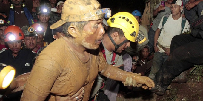 Настоящее чудо: нашли шахтера, который прожил 17 лет под землей