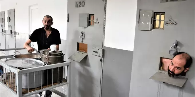 Какие профессии презирают в тюрьме