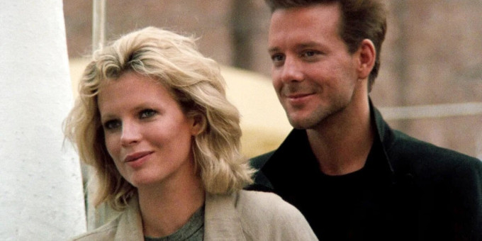 Секс-символы 90-х, которые превратились в страшилищ