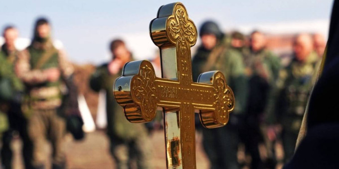 Священники умоляют не оставлять этого у могилы: к большому горю