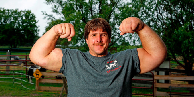 Моряк Попай: как армрестлер с гигантскими руками стал звездой