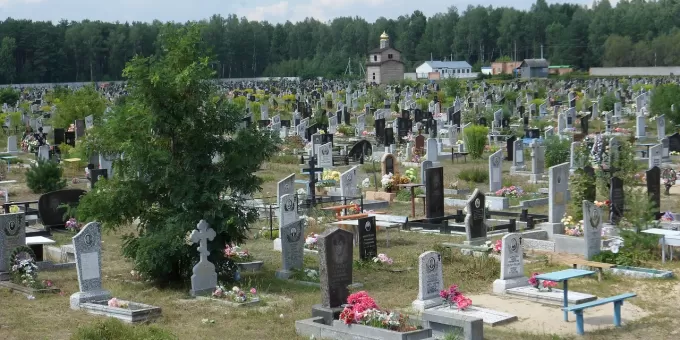 Нельзя ходить на кладбище после обеда: это крайне опасно