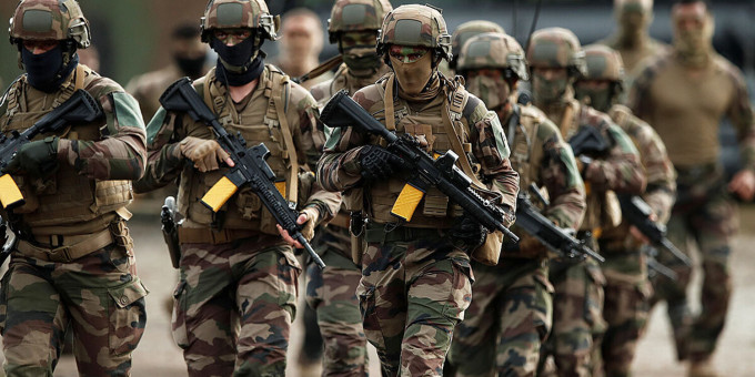 Французские легионеры на границе: раскрыты тайные планы Макрона