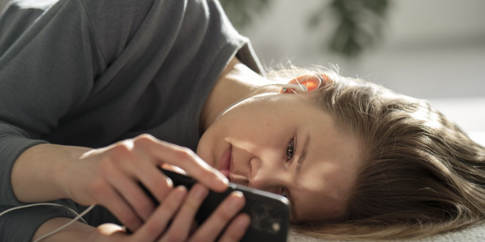 За вами установлена слежка, если заметили такое на смартфоне