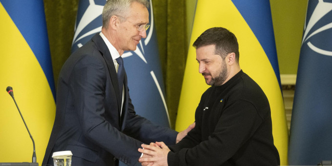 Киев может пасть: как Столтенберг отказал умолявшему Зеленскому